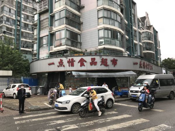 房东急售！盛岸花园小区门口第壹间！年租15万！周边成熟！