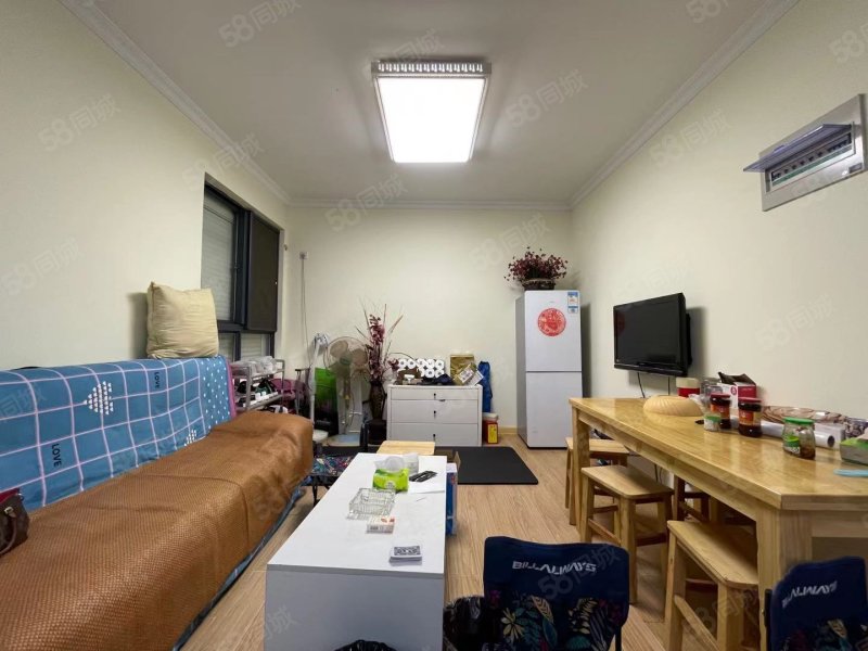 满五美湖家园蠡湖边 自住装修两居室 南北通透总价低 看房方便